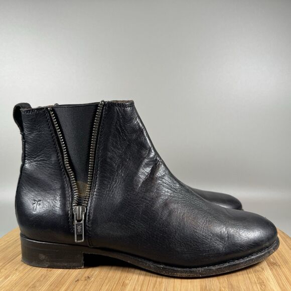 Frye Carly Zip Chelsea Black Leather‎ Ankle Pull On Boots Size 7.5 - Picture 1 of 8